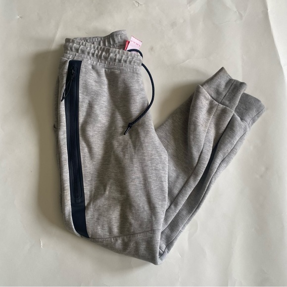 Grey Nike tech fleece - Picture 2 of 7